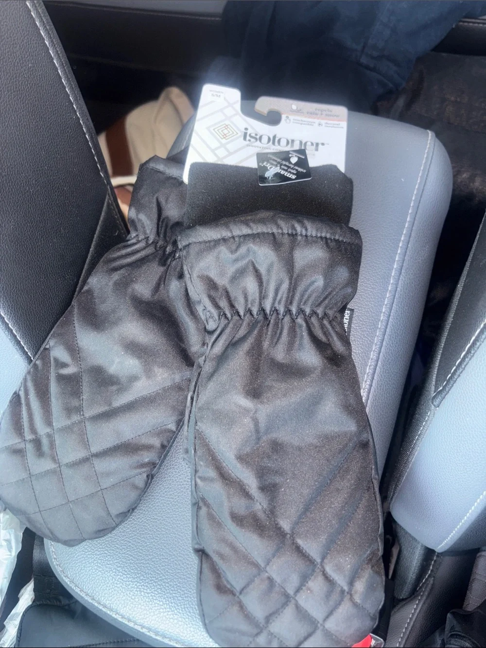 Isotoner mittens New! Women’s S M